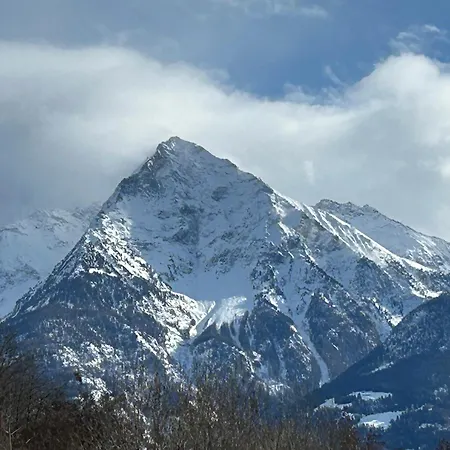 Casa Closellinaz * 로이산