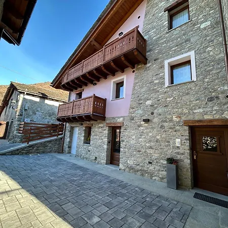 Casa Closellinaz 公寓 *