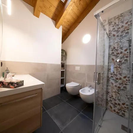 Casa Closellinaz 公寓 *