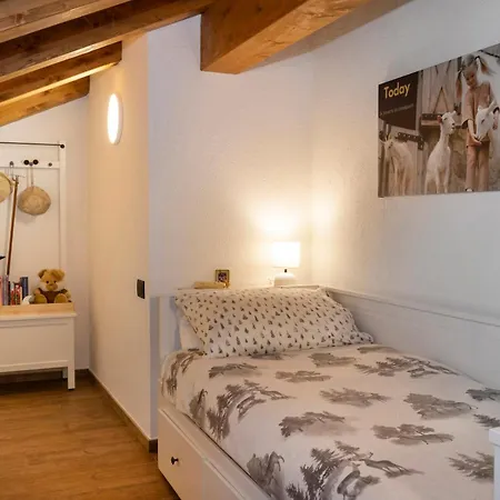 Casa Closellinaz 아파트 *